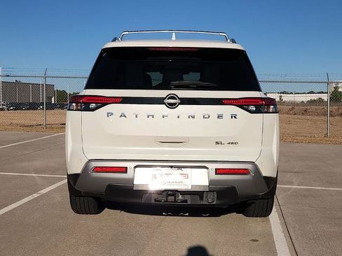 Certified 2022 Nissan Pathfinder SL w/ SL Premium Package image 6