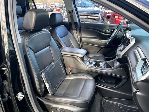 Used 2023 GMC Acadia SLT w/ Elevation Edition image 11