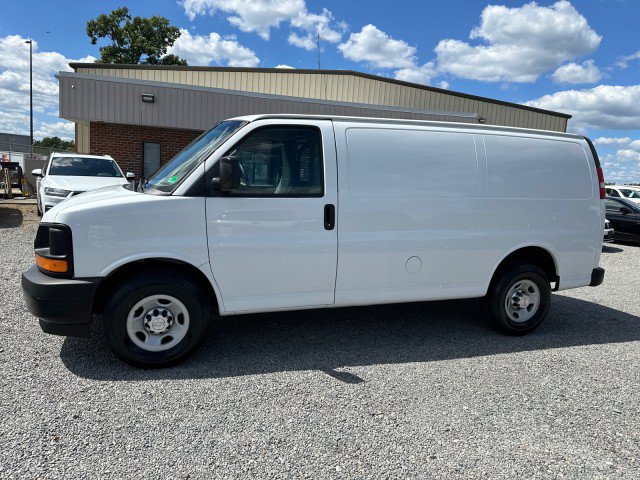 Used 2017 Chevrolet Express 2500 RWD image 1