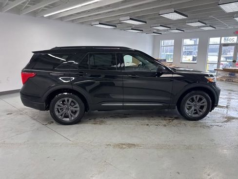Used 2023 Ford Explorer XLT w/ Equipment Group 202A image 14