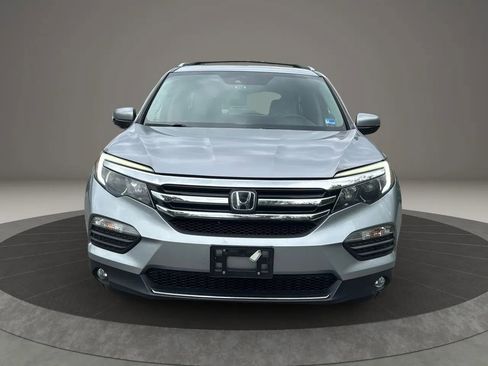 Used 2017 Honda Pilot Touring image 2