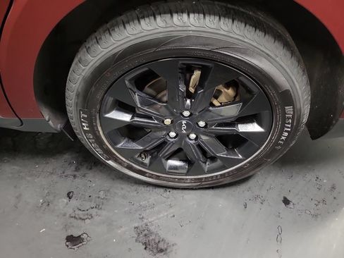 Used 2022 Kia Carnival SX FWD image 10