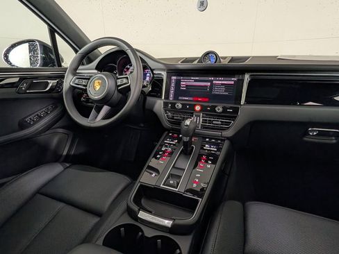 New 2026 Porsche Macan image 22