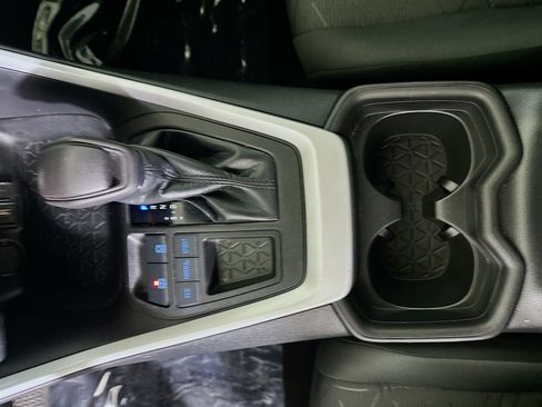 Used 2021 Toyota RAV4 XLE image 22