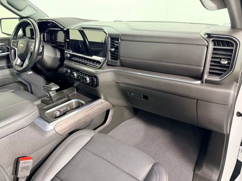 Used 2023 Chevrolet Silverado 1500 LTZ w/ Z71 Off-Road Package AWD/4WD image 31