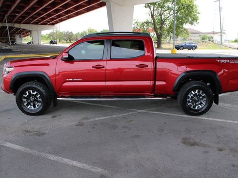 Used 2016 Toyota Tacoma TRD Off-Road AWD/4WD image 1