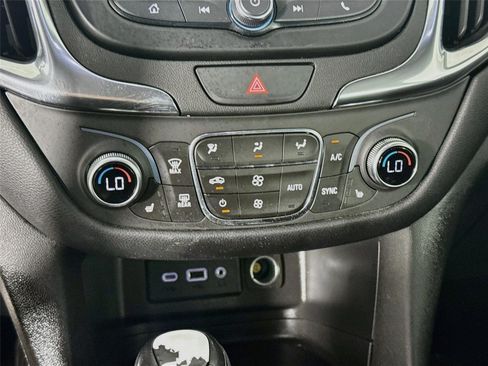 Used 2020 Chevrolet Equinox LT FWD image 17