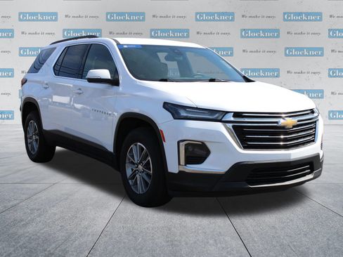 Used 2023 Chevrolet Traverse LT image 3