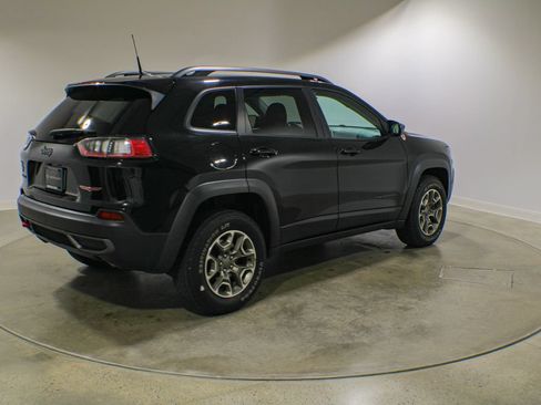 Used 2020 Jeep Cherokee Trailhawk AWD/4WD image 6