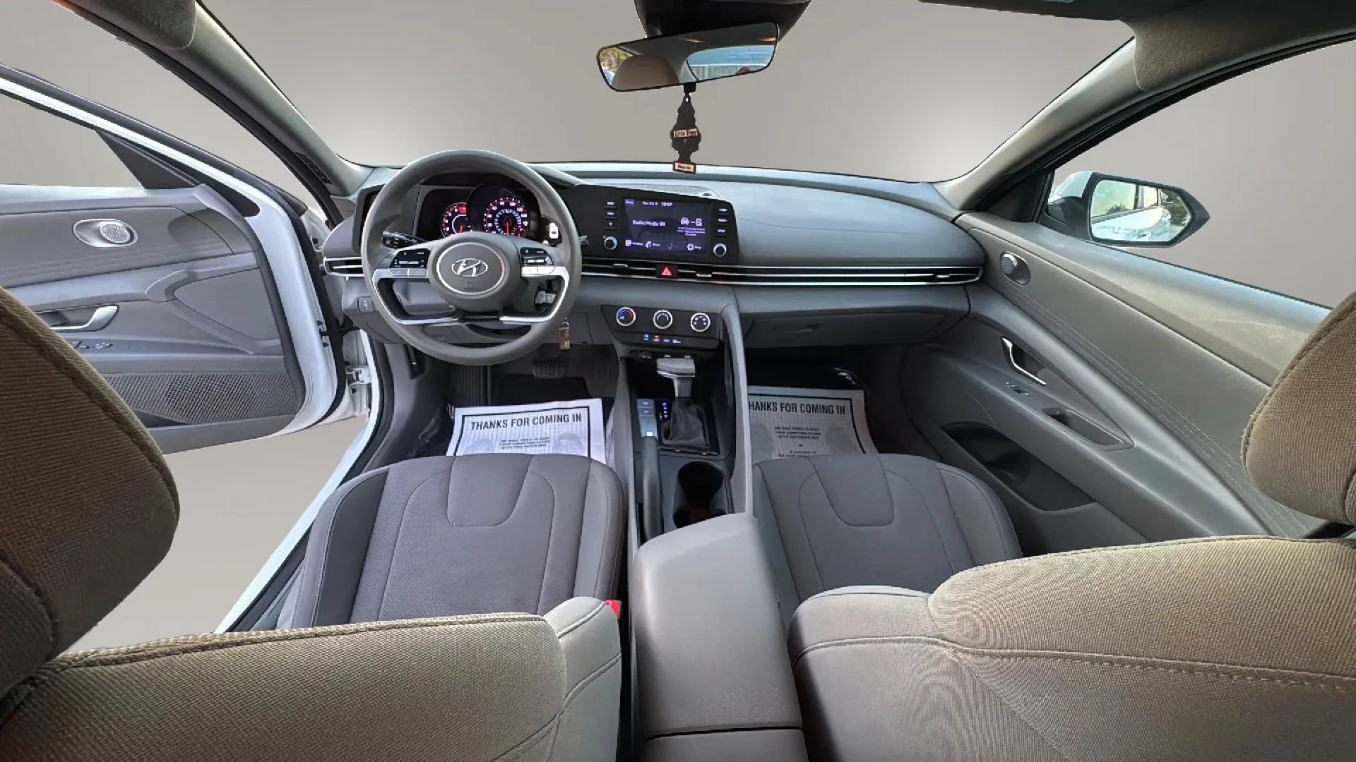 Used 2021 Hyundai Elantra SE FWD image 11