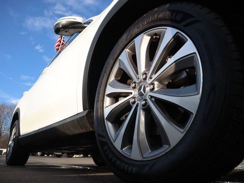 Used 2021 Mercedes-Benz GLE 350 4MATIC w/ Premium Package image 8