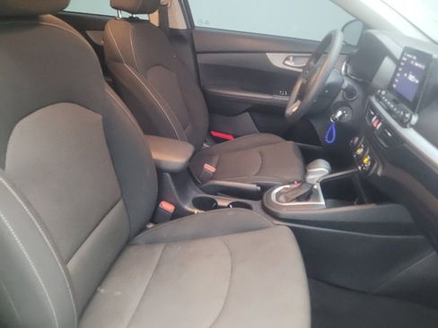Used 2023 Kia Forte LXS w/ LXS Technology Package FWD image 21