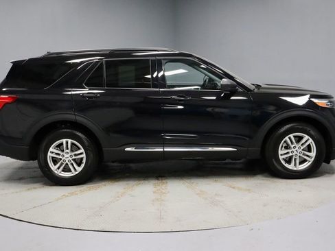 Certified 2022 Ford Explorer XLT w/ Equipment Group 202A AWD/4WD image 13