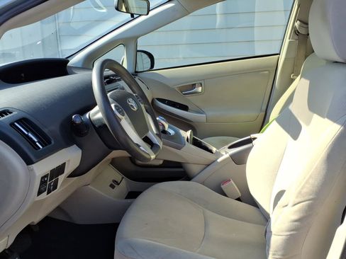 Used 2014 Toyota Prius Two FWD image 7