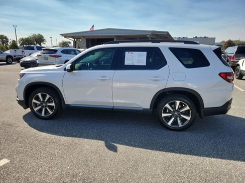 Used 2025 Honda Pilot Elite image 13