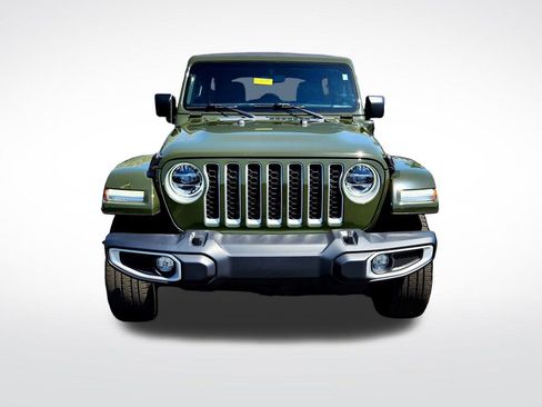 Used 2022 Jeep Wrangler Unlimited Sahara w/ Cold Weather Group image 2