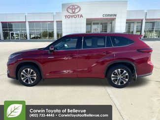 Used 2021 Toyota Highlander XLE w/ Protection Package #3 (TMS) AWD/4WD video 2