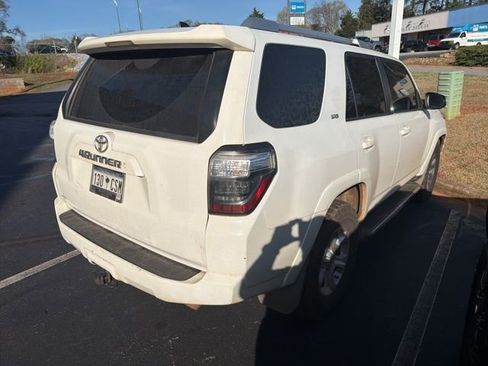 Used 2016 Toyota 4Runner SR5 image 2