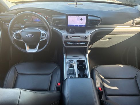 Used 2023 Ford Explorer XLT w/ Equipment Group 202A image 17