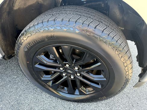 Used 2024 Ford F150 Lariat image 9