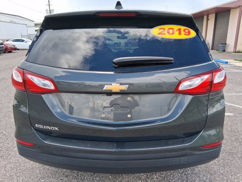 Used 2019 Chevrolet Equinox LS w/ LS Convenience Package FWD image 4