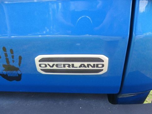 Used 2020 Jeep Gladiator Overland AWD/4WD image 9