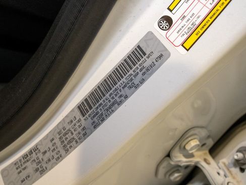 Used 2019 RAM 1500 Laramie image 22