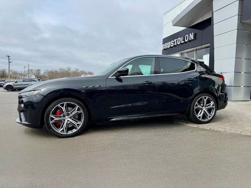 Used 2019 Maserati Levante Trofeo image 8