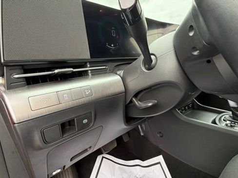 Used 2024 Hyundai Kona SEL image 24