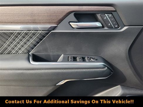 New 2026 GMC Acadia Denali w/ Super Cruise Package image 17