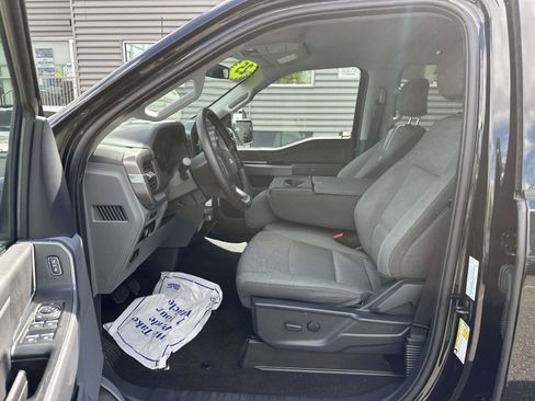 Used 2025 Ford F150 XLT w/ Equipment Group 301A Standard AWD/4WD image 17