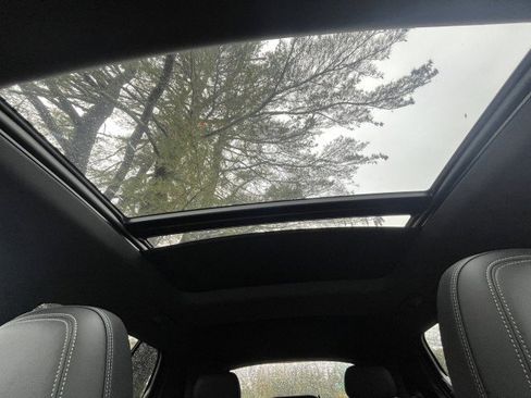 Certified 2025 Chevrolet Equinox EV LT w/ Convenience Package image 24