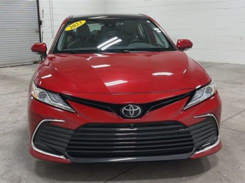 Used 2023 Toyota Camry XLE image 6