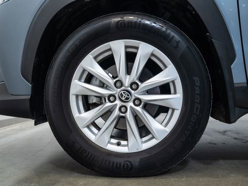 Used 2023 Toyota Corolla Cross LE image 11