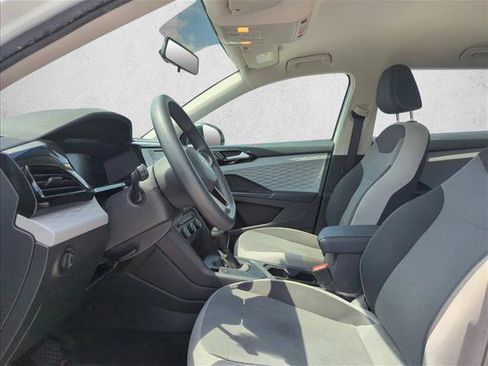 Used 2022 Volkswagen Taos S image 9