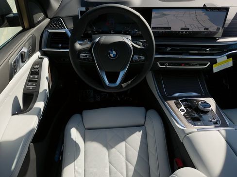 New 2026 BMW X5 xDrive50e w/ Executive Package image 18