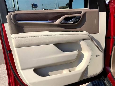 Used 2021 GMC Yukon Denali w/ Denali Premium Package image 21