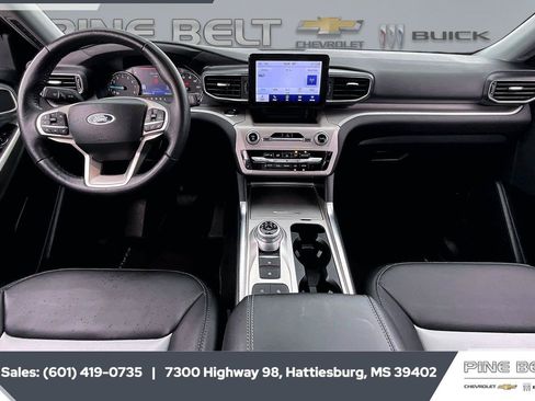 Used 2023 Ford Explorer XLT w/ Equipment Group 202A RWD image 13