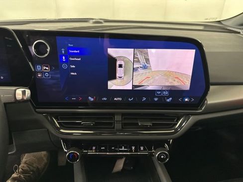 Used 2024 Chevrolet Equinox EV RS image 22