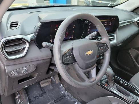 Used 2025 Chevrolet TrailBlazer LT FWD image 15