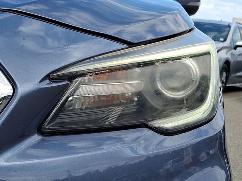 Used 2018 Subaru Outback 3.6R Limited AWD/4WD image 10