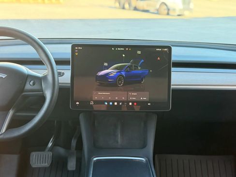Used 2023 Tesla Model Y AWD image 29