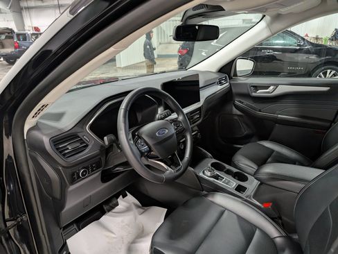 Used 2025 Ford Escape Platinum image 13