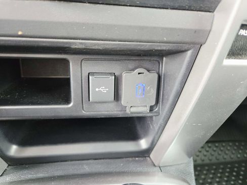 Used 2022 Toyota 4Runner SR5 AWD/4WD image 33