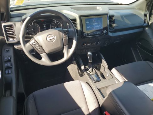 Certified 2023 Nissan Frontier SV w/ Midnight Edition Package image 15