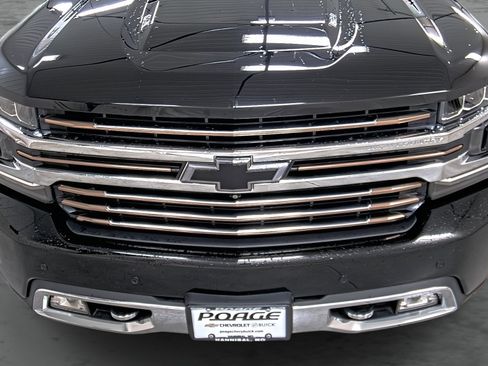 Used 2021 Chevrolet Silverado 1500 High Country w/ Technology Package AWD/4WD image 16