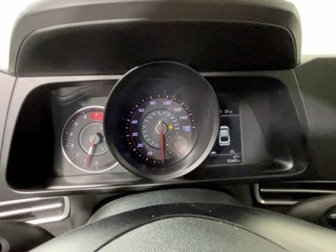 Used 2021 Hyundai Elantra SE FWD image 25
