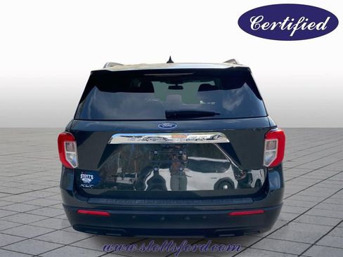 Certified 2022 Ford Explorer XLT RWD image 5
