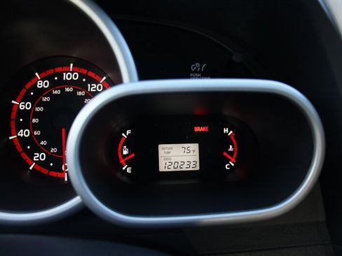 Used 2009 Toyota Matrix FWD image 7