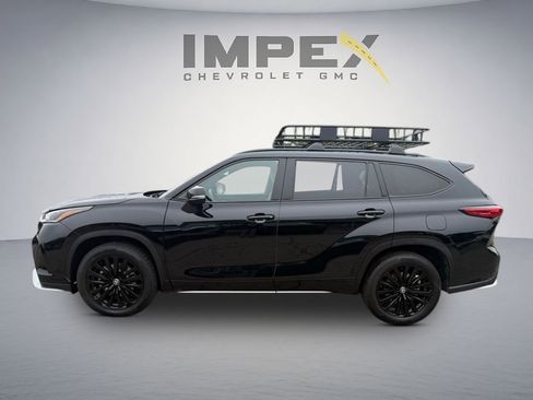 Used 2023 Toyota Highlander XSE AWD/4WD image 2